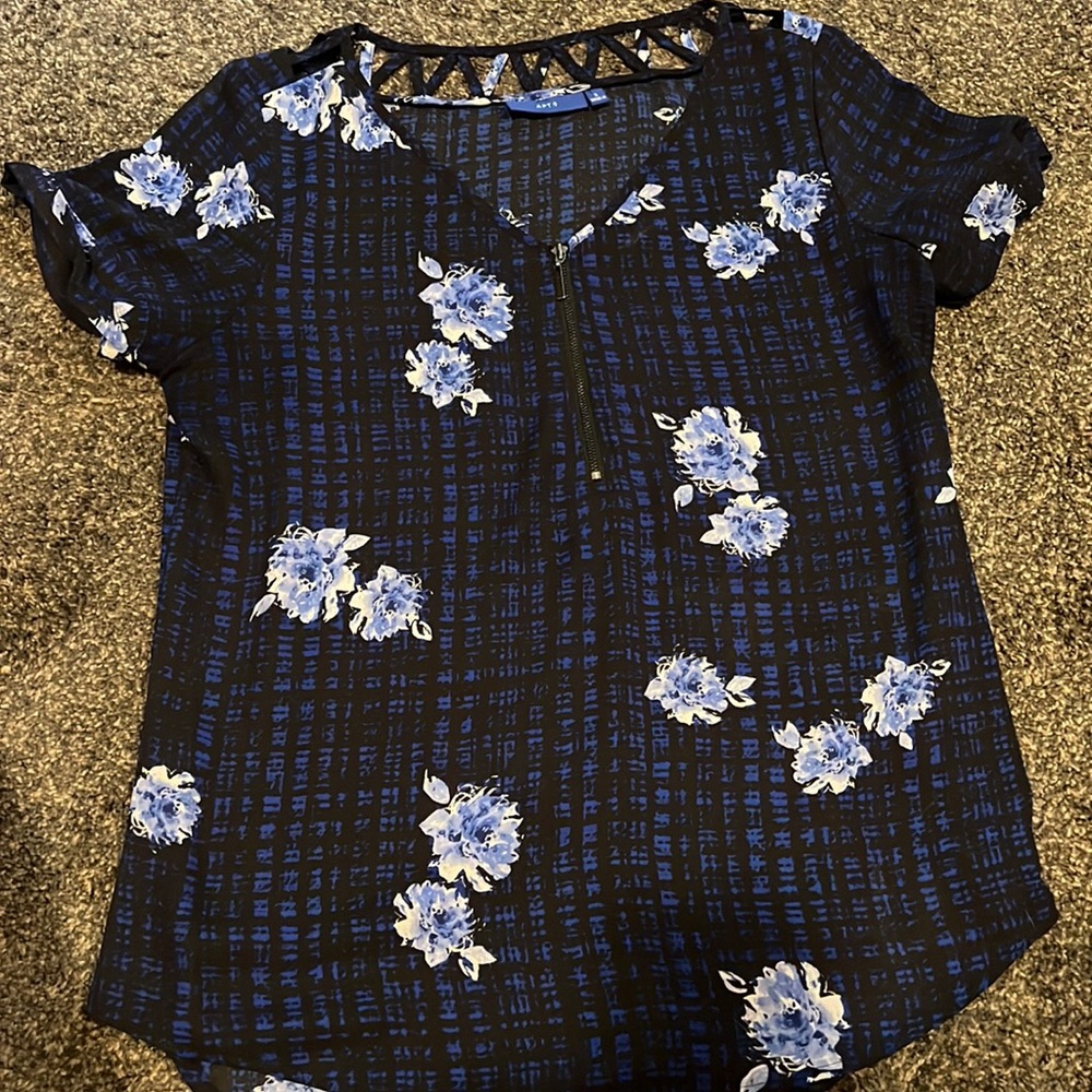 Blue floral blouse - size S